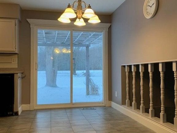 5th image of 20750 Pineview Cir