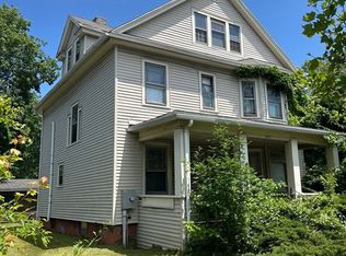 305 Dickinson St, Springfield, MA 01108