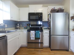 124 Stoneheights Dr, Waterford, CT 06385