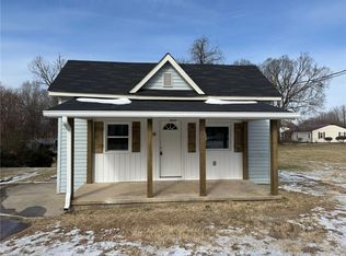 108 Broad St, Thomasville, NC 27360