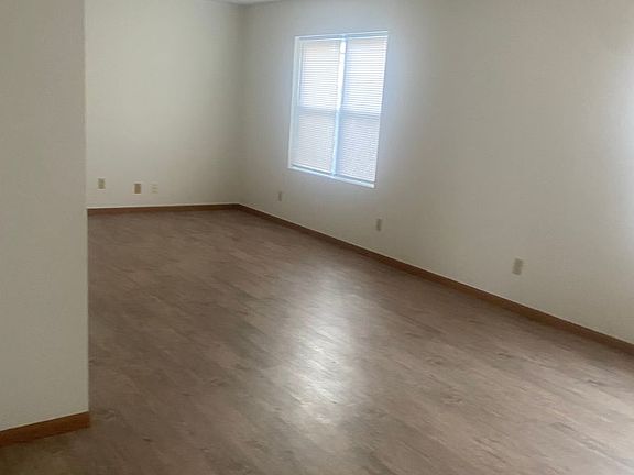 2nd image of 701-725 Broadway St #717