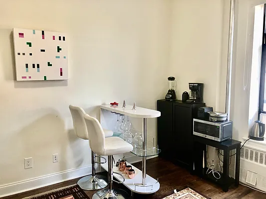 Rented by Buchbinder & Warren | media 20