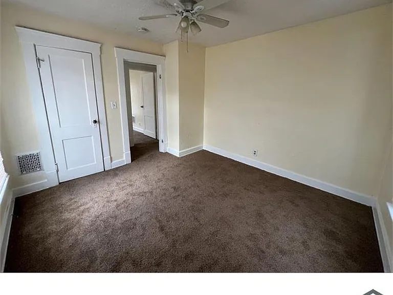 1318 E 188th St — Photo 4