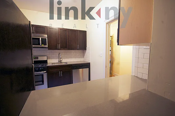 Rented by Link NY Realty | media 17