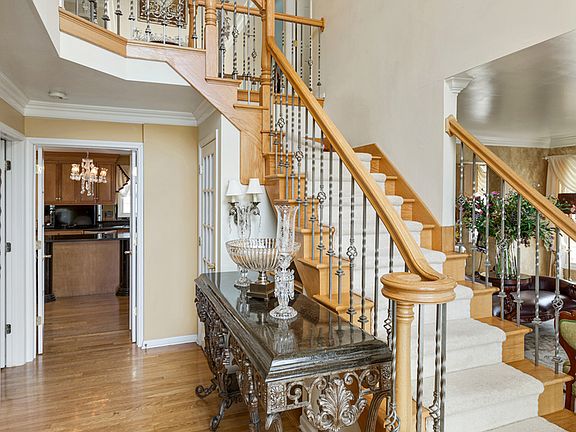 2nd image of 24543 Kennedy Cir