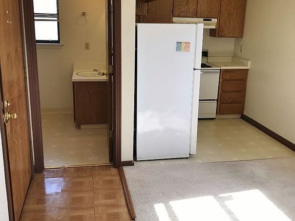 3rd image of 513 Elizabeth St #A
