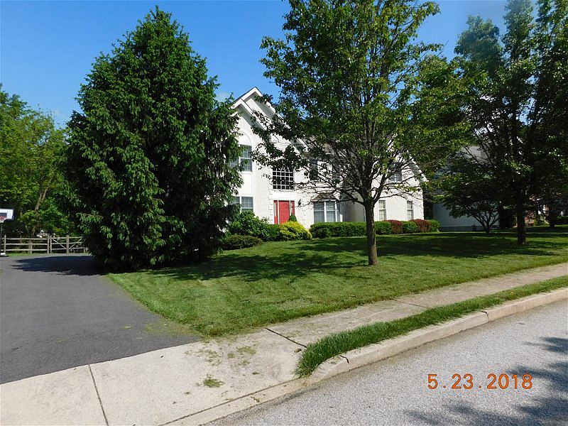 1st image of 605 Kazio Ct