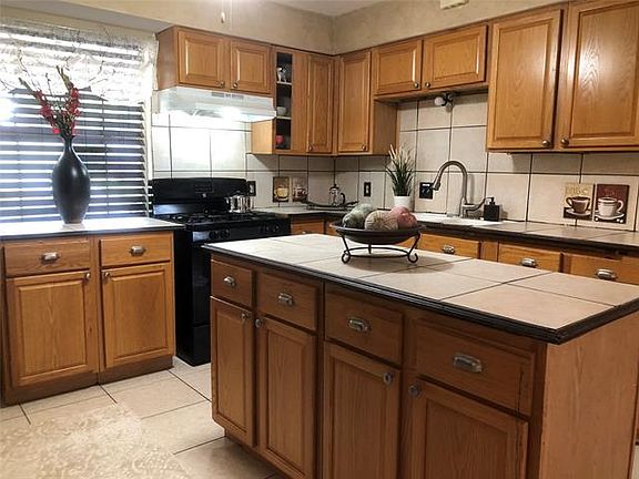 4th image of 1109 Paula Dr