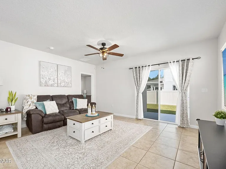 377 Crestwind Dr — Photo 12