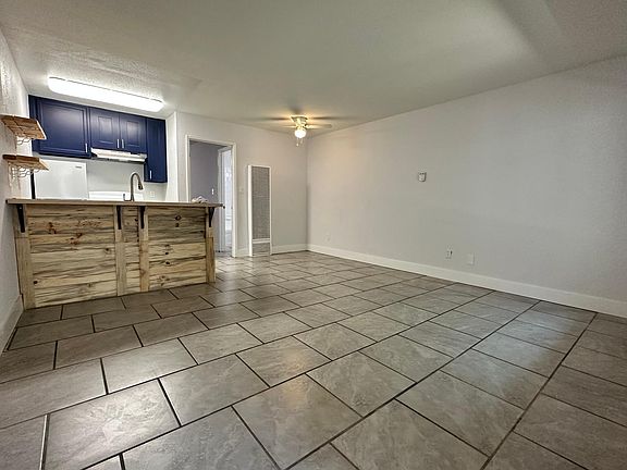 3rd image of 129 W Poplar St #4