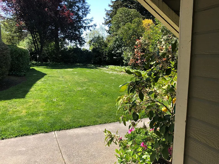 233 Enterprise Dr — Photo 1