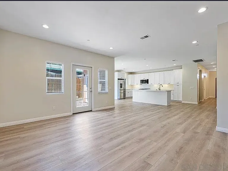 1135 E 3rd Ave #A — Photo 6