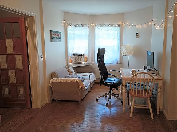 3rd image of 641 Whitney Ave #3C