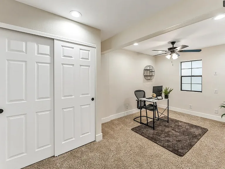 976 Pinehurst Dr — Photo 37