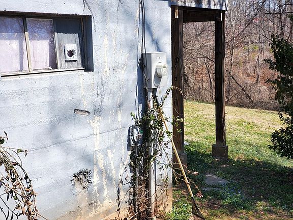 4th image of 1407 Askin St