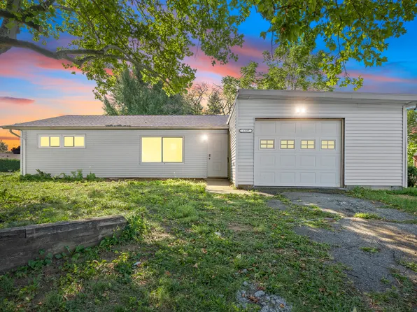 1227 Hampshire Cir, Whitehall, PA 18052