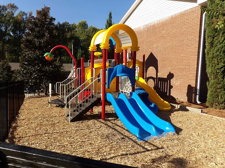 Willow Ridge Apartments — Photo 11