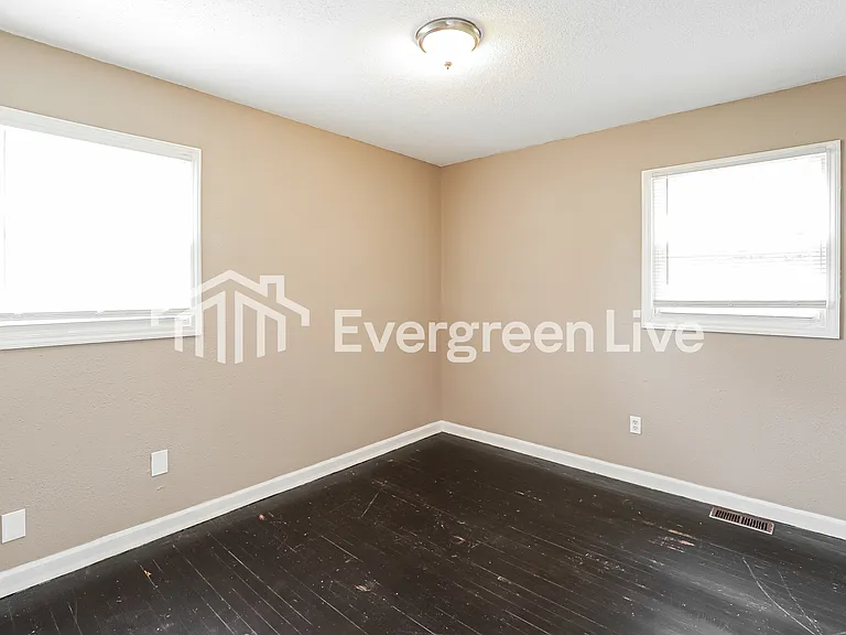 1509 N Hocker Ave — Photo 15