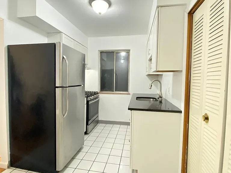 2121 Iuka Ave — Photo 6