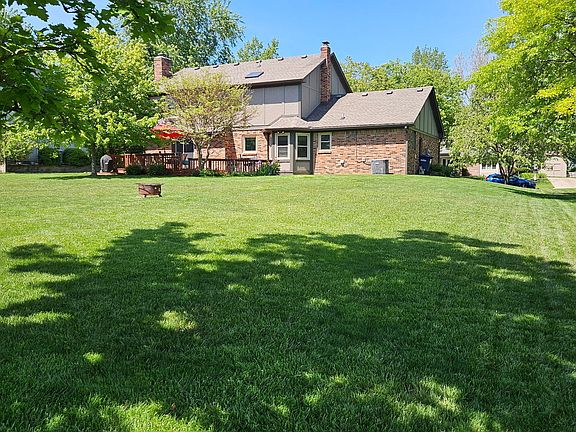 5th image of 833 Bridle Cir