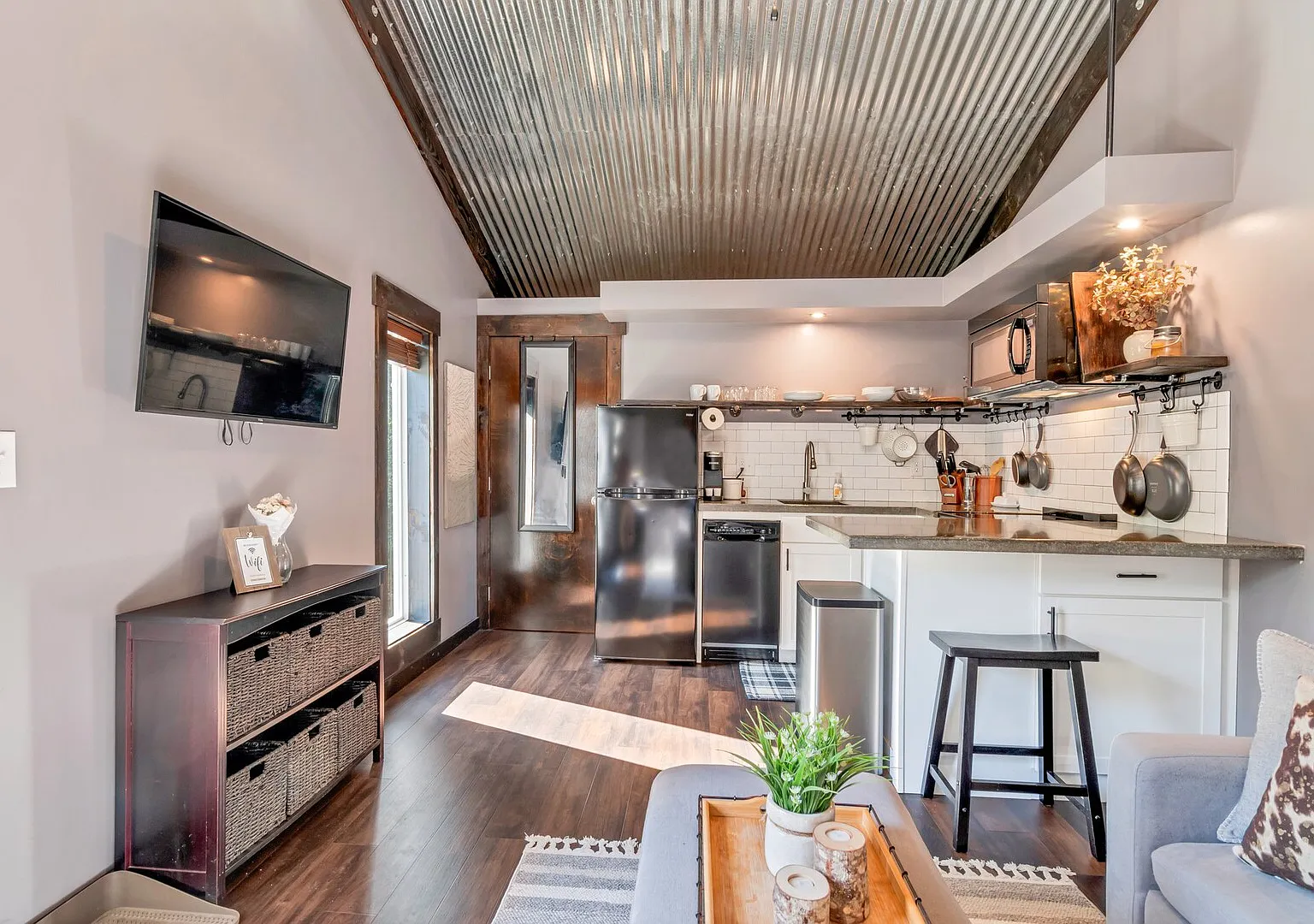 Horse Loft in the Country — Photo 1