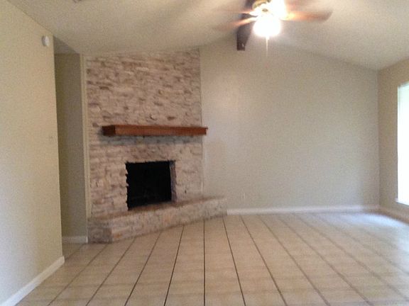 2nd image of 604 Country Aire Dr
