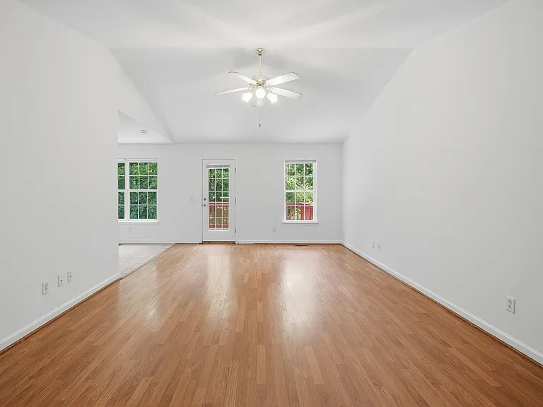 8506 Igou Gap Rd — Photo 3