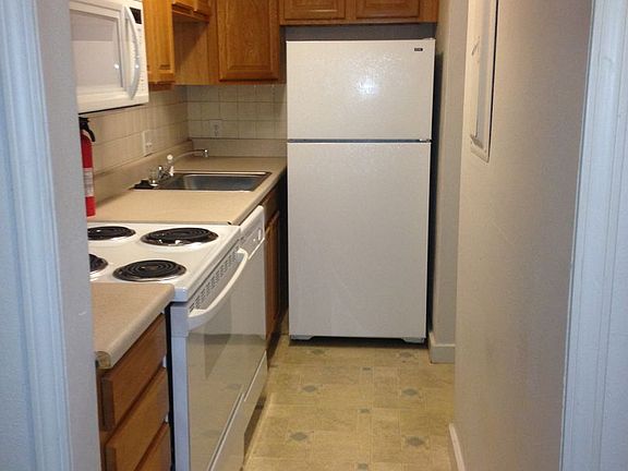4th image of 1025 Mississippi St APT 2