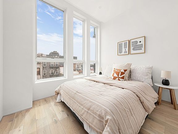 5th image of 136 14th St APT 2B
