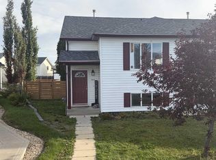 7215 W 105th St, Grande Prairie, AB T8W2S6
