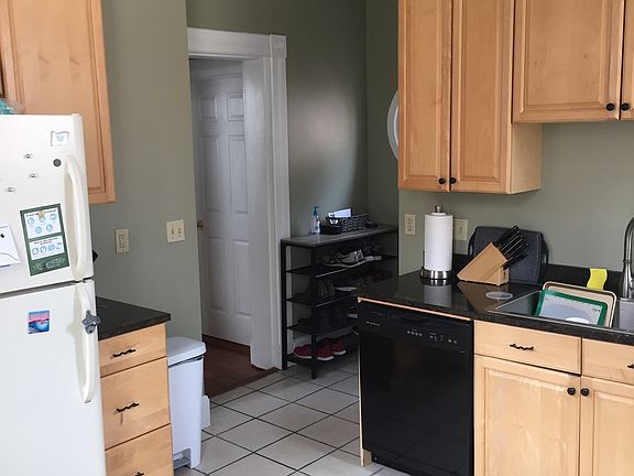 3rd image of 516 Russell St Unit 2