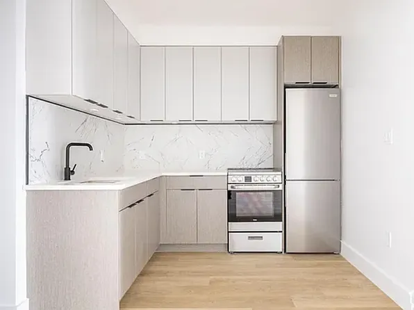 3308 Glenwood Road image 6 of 27