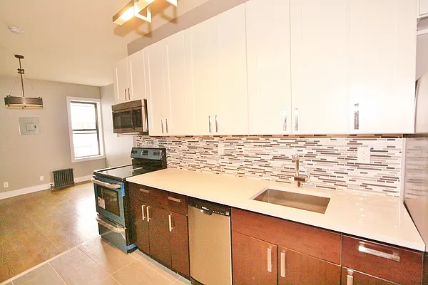 Rented by Corcoran | media 52