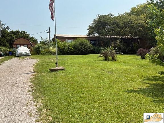 2nd image of 362 Parrish Rd