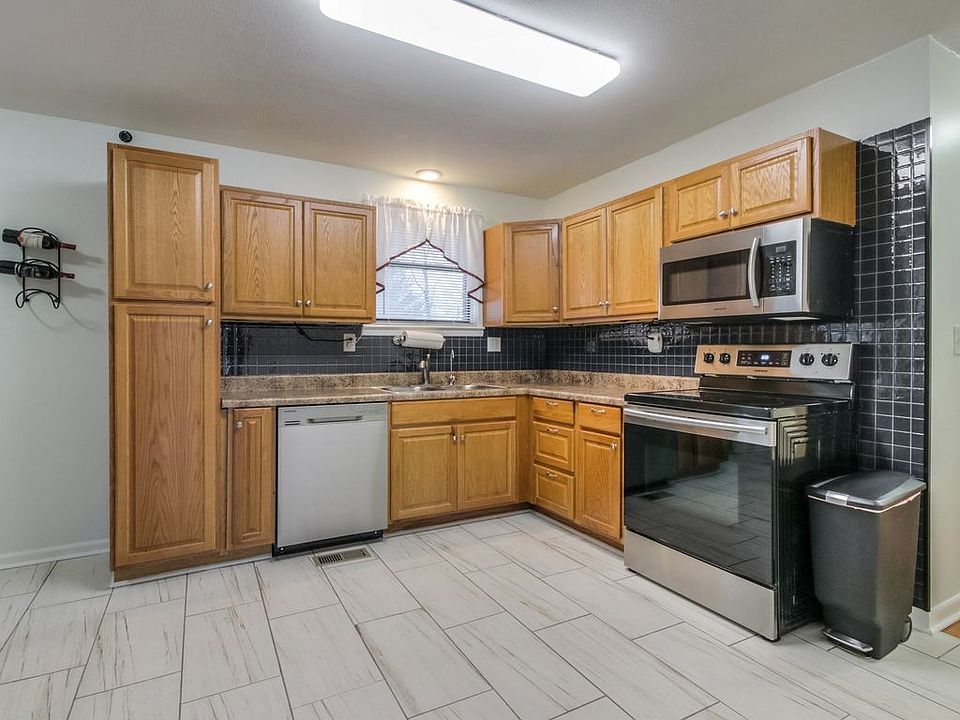 1st image of 7821 Clearwater Ct