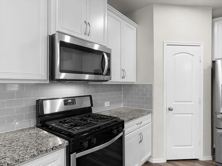 9257 Inland Leather Ln — Photo 10