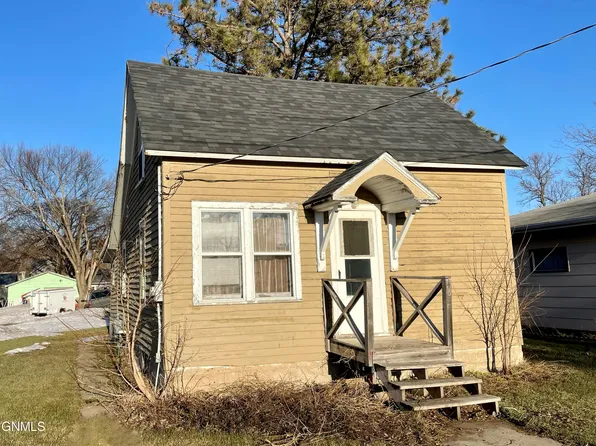 432 5th Ave NE, Valley City, ND 58072