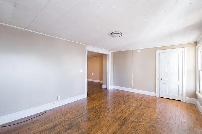 2 bed, 1.0 bath, 1000 sqft, $1,245 — Photo 2