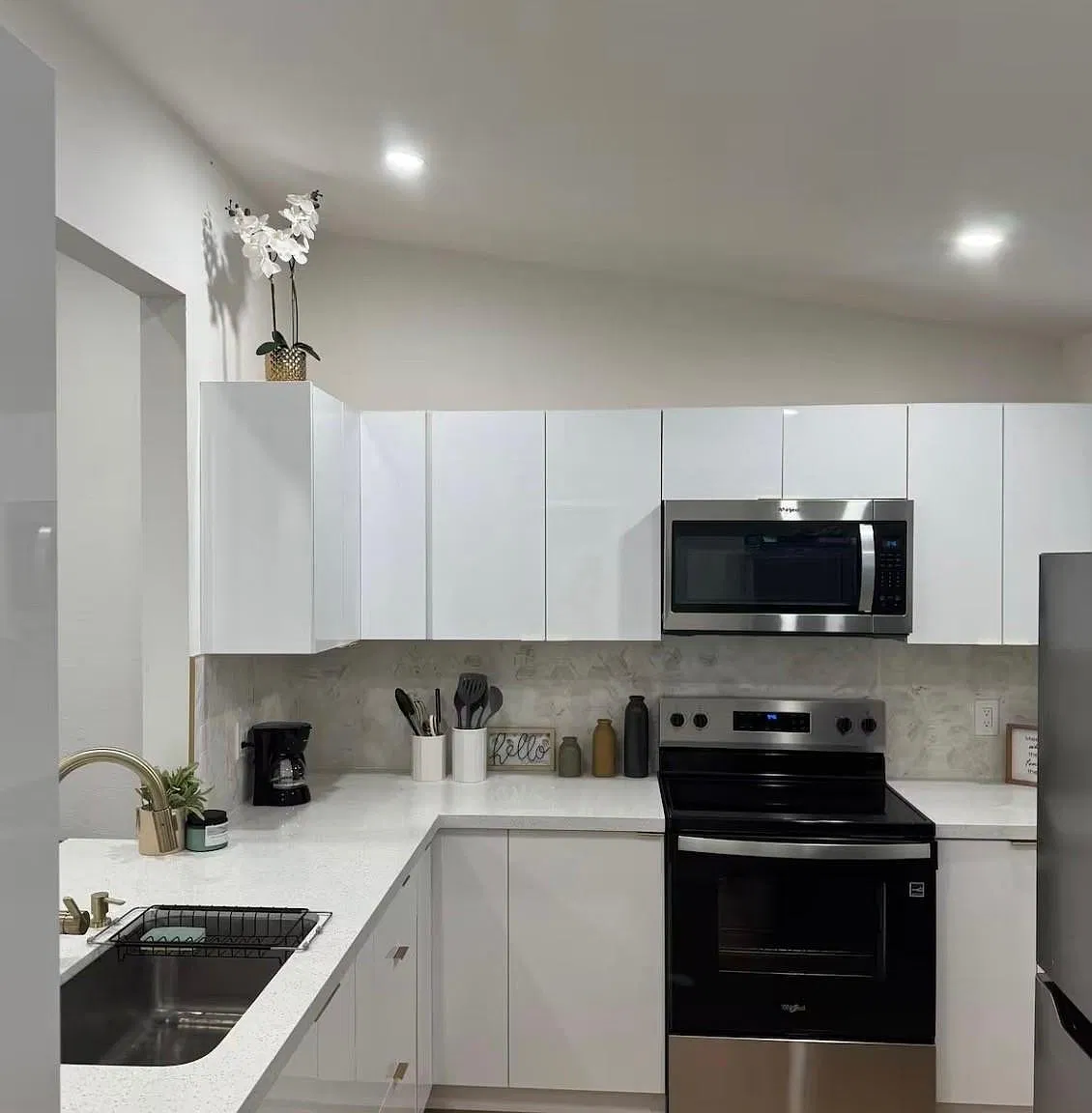 2 bed, 1.0 bath, 859 sqft, $2,200 — Photo 4