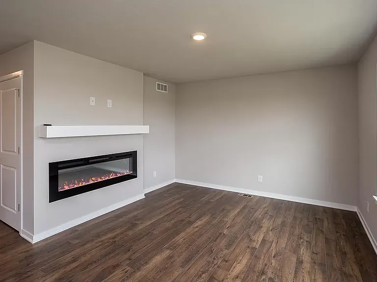 1112 Cove St SE — Photo 5