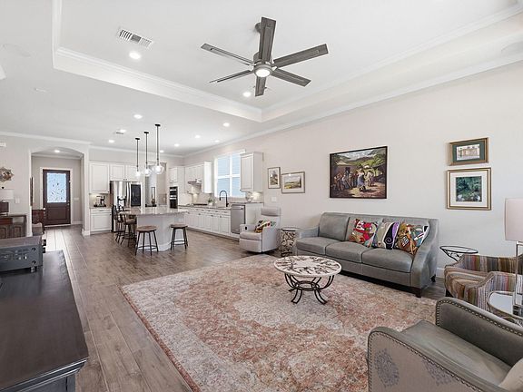 5th image of 207 Arabian Dr