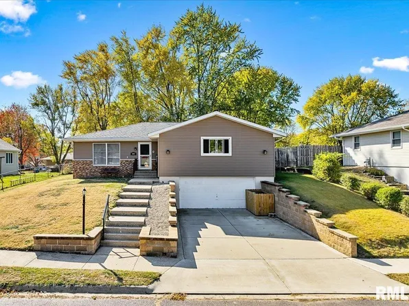 303 Linden St, Pekin, IL 61554