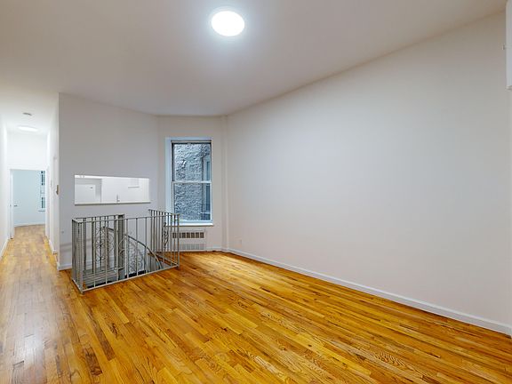4th image of 214 E 85th St APT 1D