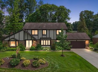 35245 Glengary Cir, Farmington Hills, MI 48331