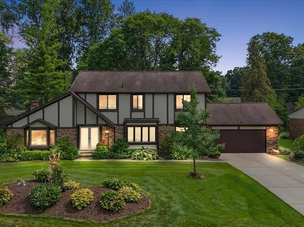 35245 Glengary Cir, Farmington Hills, MI 48331