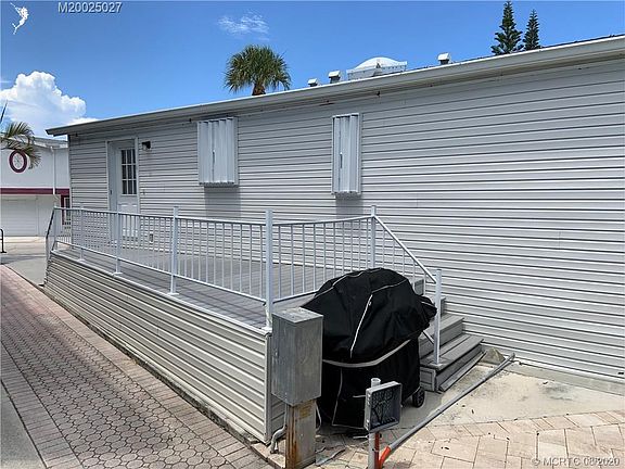 3rd image of 906 Nettles Blvd