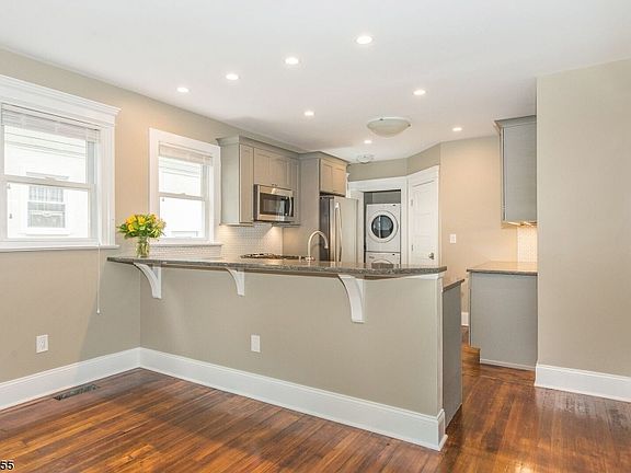 5th image of 34 N Willow St #1