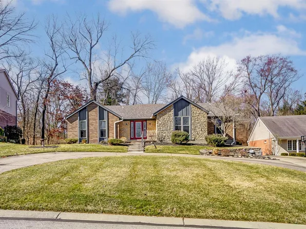875 Foxcreek Ln, Cincinnati, OH 45233