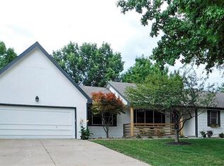 100 Willow Point, Lansing, KS 66043