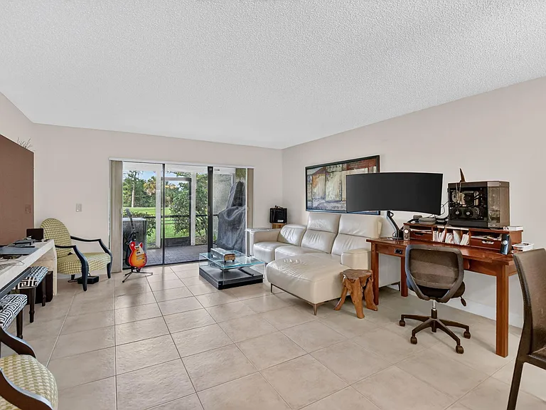 21211 Lago Cir #C — Photo 13